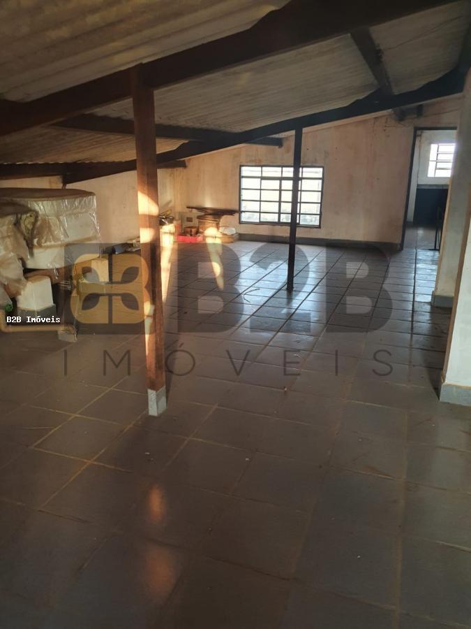 Casa à venda com 4 quartos, 298m² - Foto 16