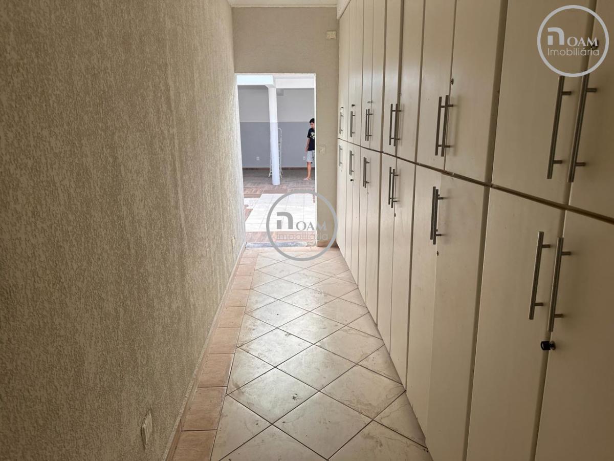 Casa para alugar com 3 quartos, 560m² - Foto 8