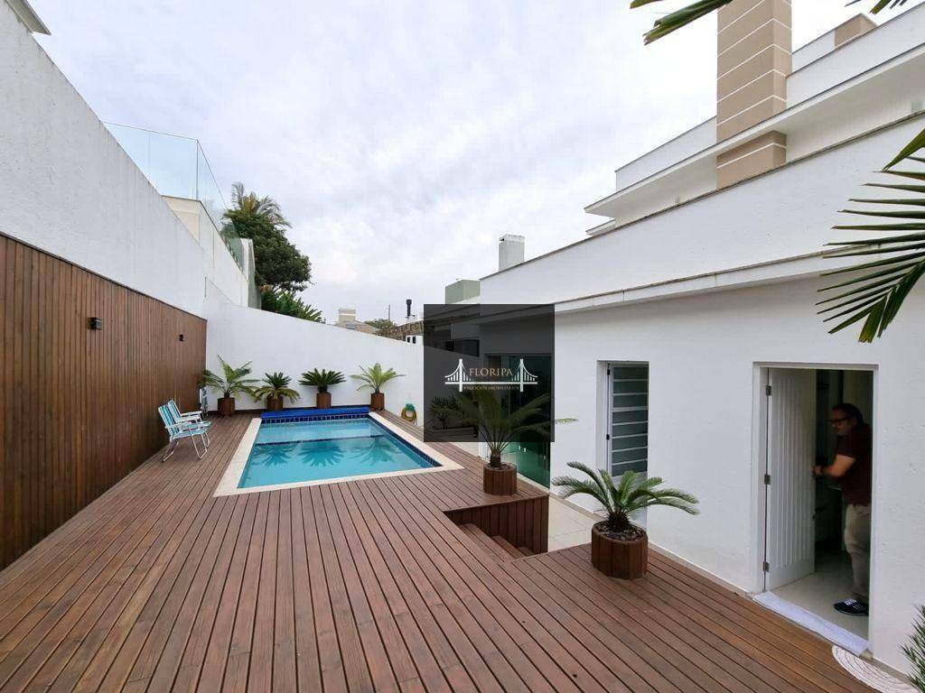 Casa à venda com 4 quartos, 360m² - Foto 26