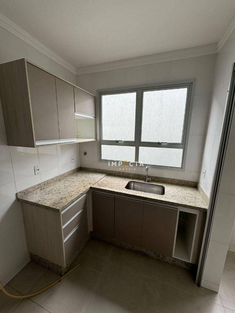 Apartamento à venda com 2 quartos, 75m² - Foto 1