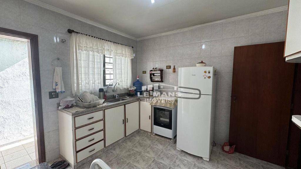Casa à venda com 3 quartos, 125m² - Foto 10