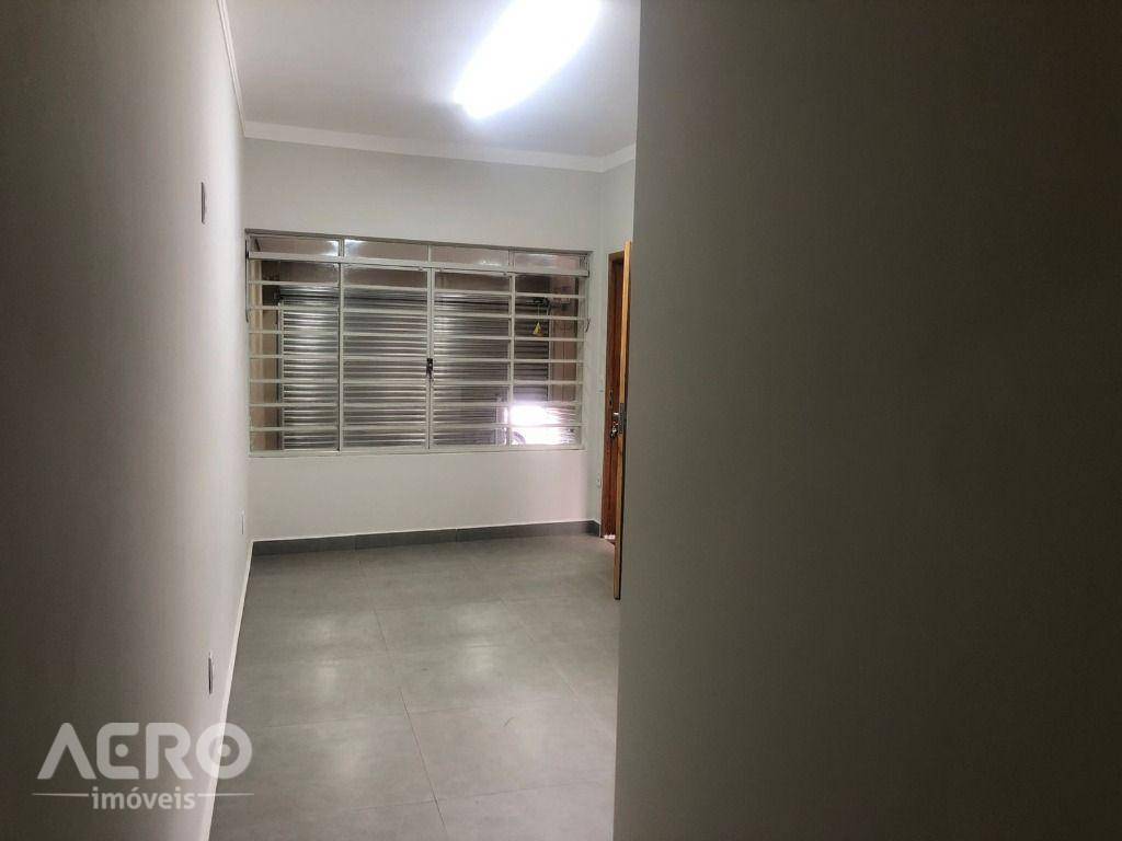 Casa à venda e aluguel com 2 quartos, 120m² - Foto 4