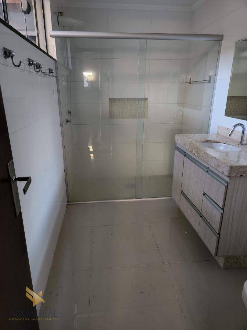 Casa à venda com 3 quartos, 250m² - Foto 10