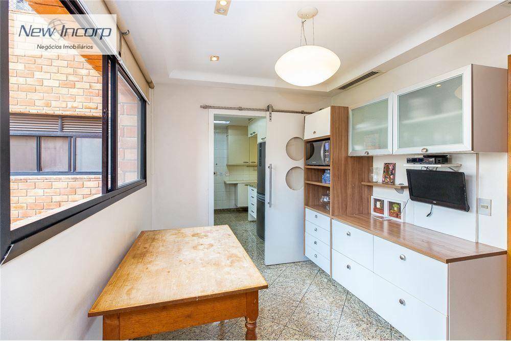 Apartamento à venda com 3 quartos, 222m² - Foto 5