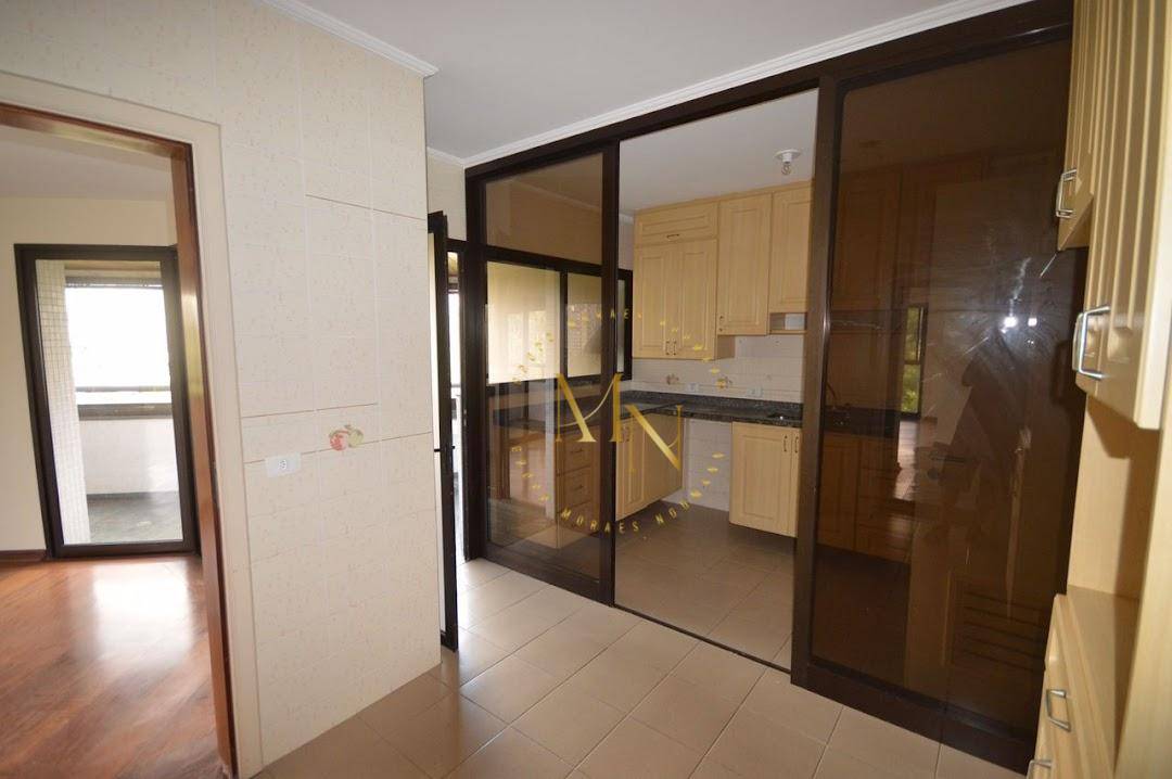 Apartamento à venda com 4 quartos, 196m² - Foto 6