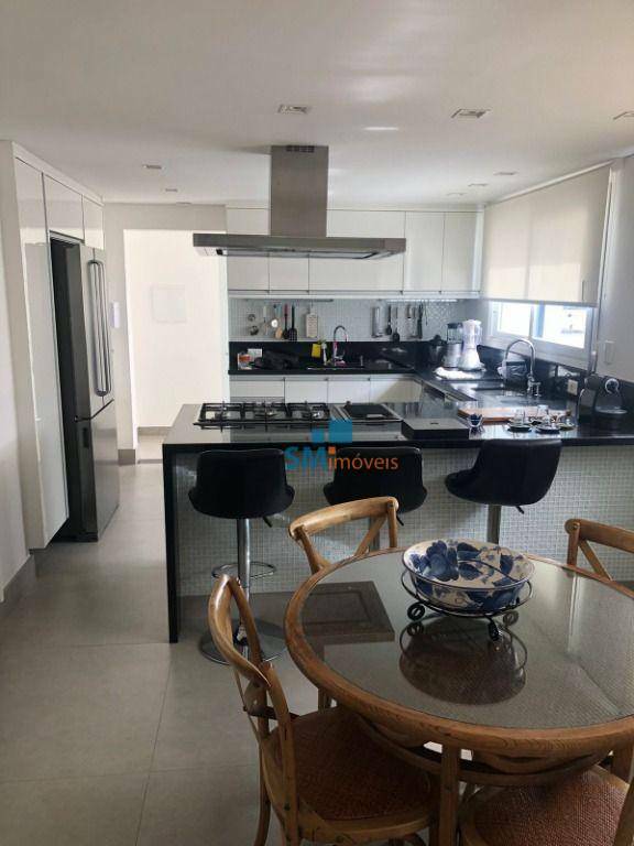 Apartamento para alugar com 3 quartos, 240m² - Foto 8