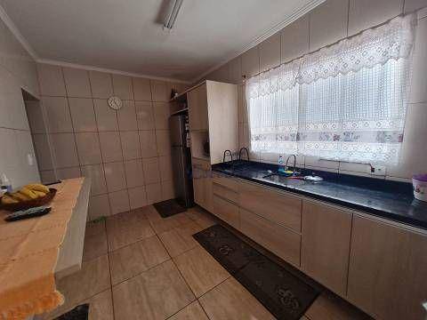Casa à venda com 2 quartos, 110m² - Foto 7