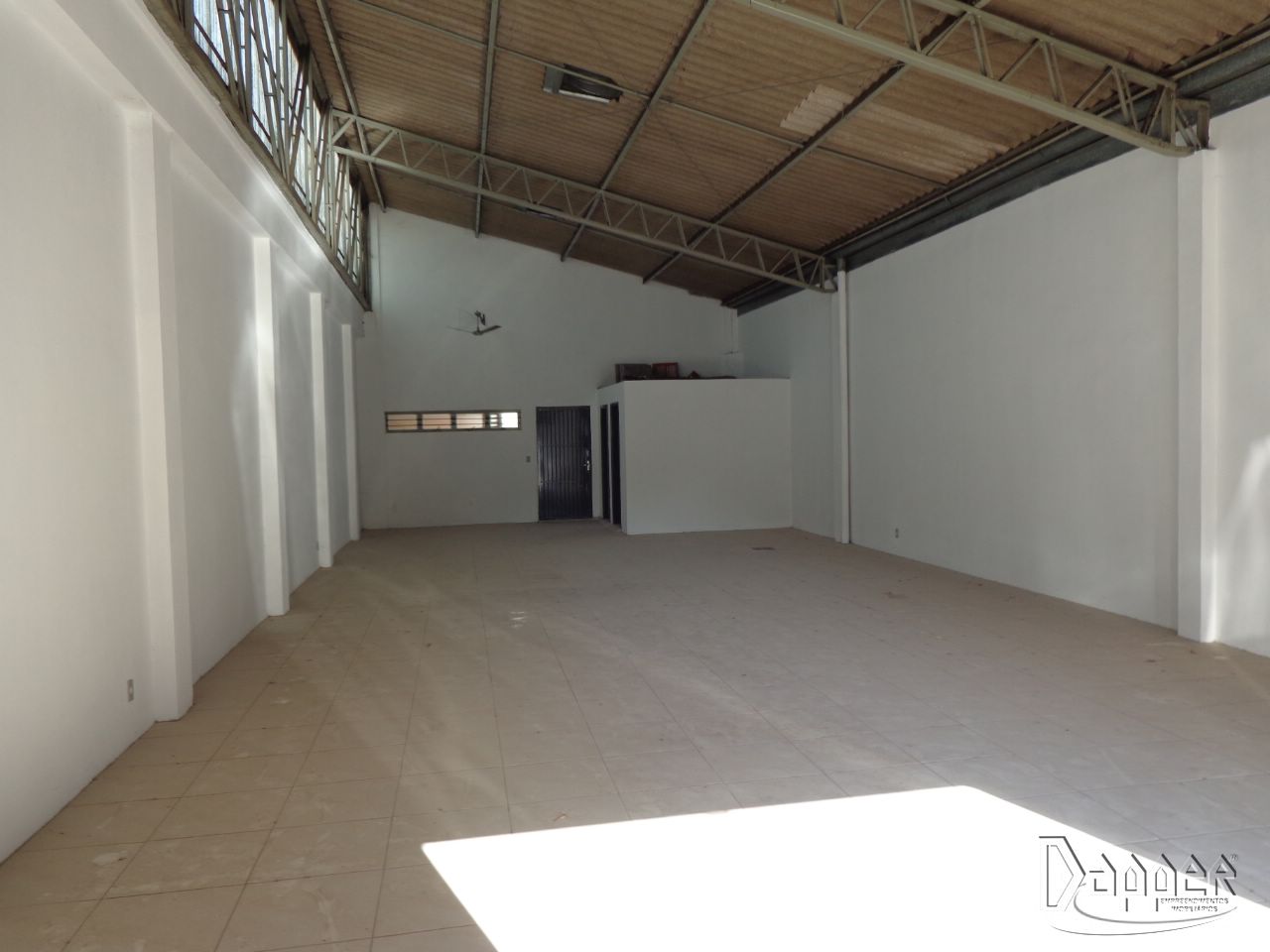 Loja-Salão para alugar, 138m² - Foto 1