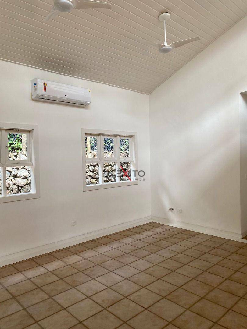 Casa à venda com 4 quartos, 300m² - Foto 10