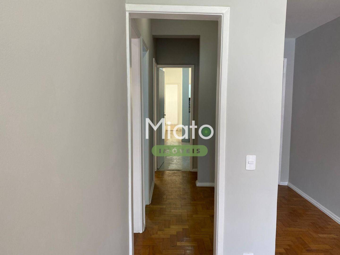 Apartamento à venda com 2 quartos, 63m² - Foto 9