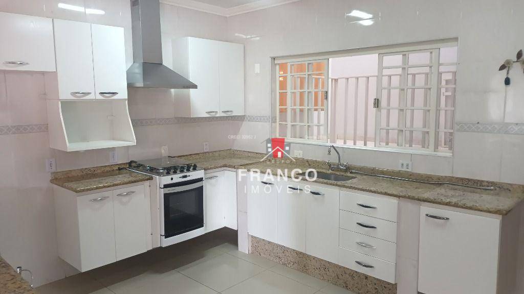 Casa à venda e aluguel com 4 quartos, 295m² - Foto 9