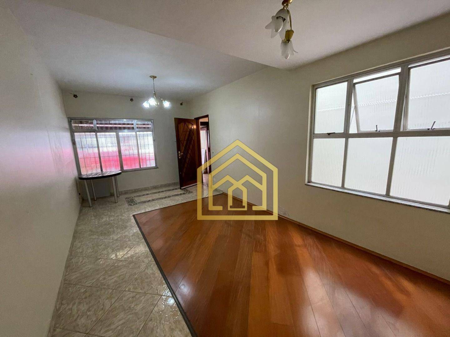 Sobrado à venda com 3 quartos, 169m² - Foto 1