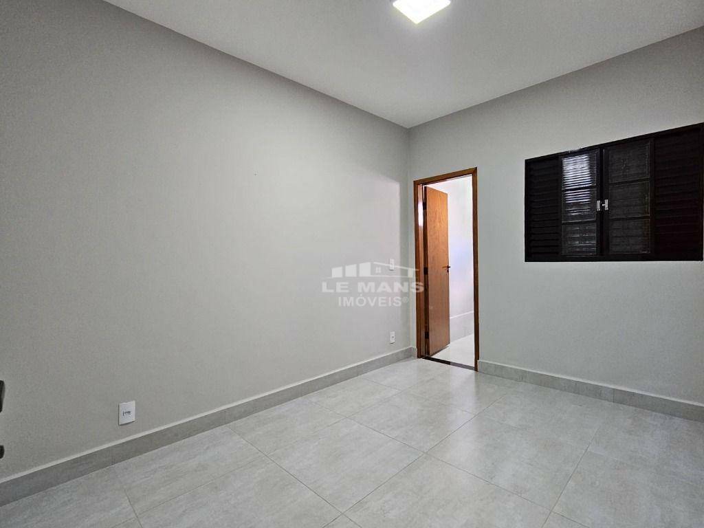 Casa à venda com 3 quartos, 135m² - Foto 3