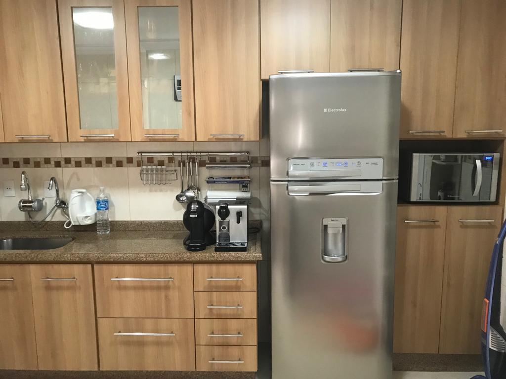 Apartamento à venda com 2 quartos, 68m² - Foto 4