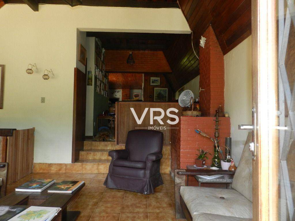 Casa à venda com 5 quartos, 256m² - Foto 10