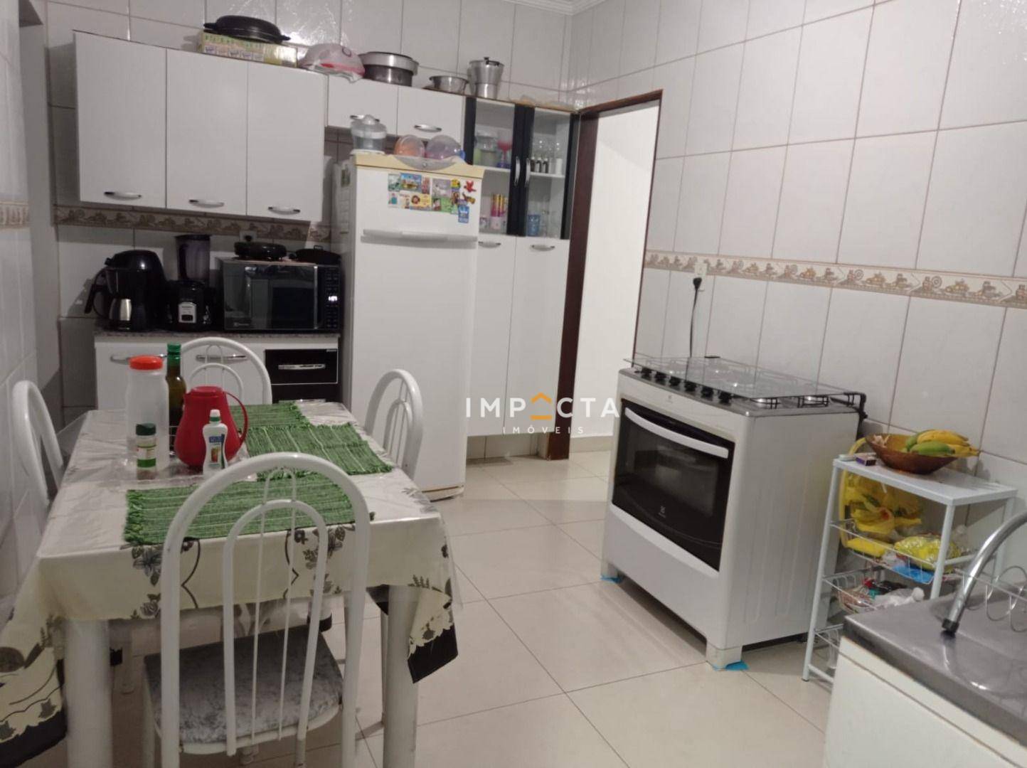 Casa à venda com 3 quartos, 80m² - Foto 4