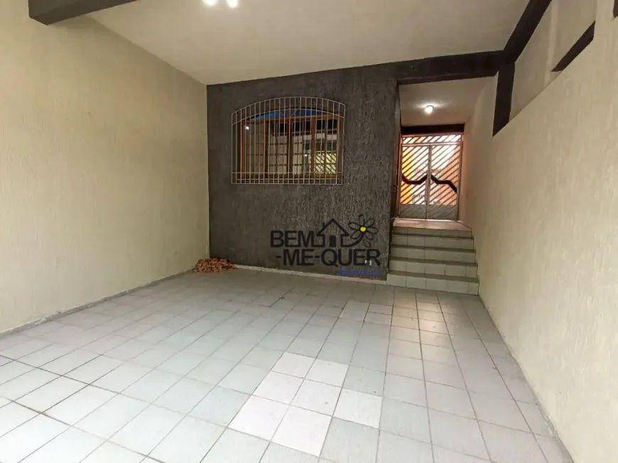 Sobrado à venda com 4 quartos, 155m² - Foto 1