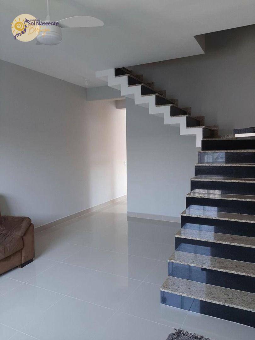 Casa para alugar com 2 quartos, 300m² - Foto 14