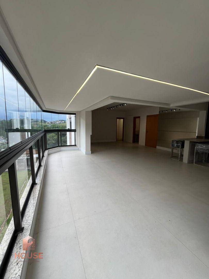 Apartamento, 3 quartos, 192 m² - Foto 1