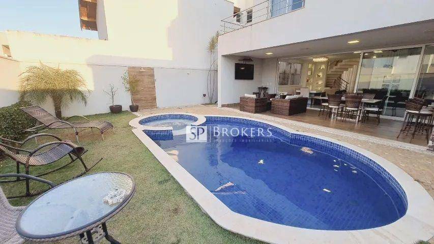 Casa de Condomínio à venda com 4 quartos, 285m² - Foto 1