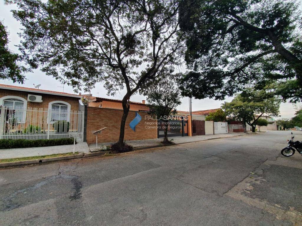 Casa à venda com 3 quartos, 208m² - Foto 2