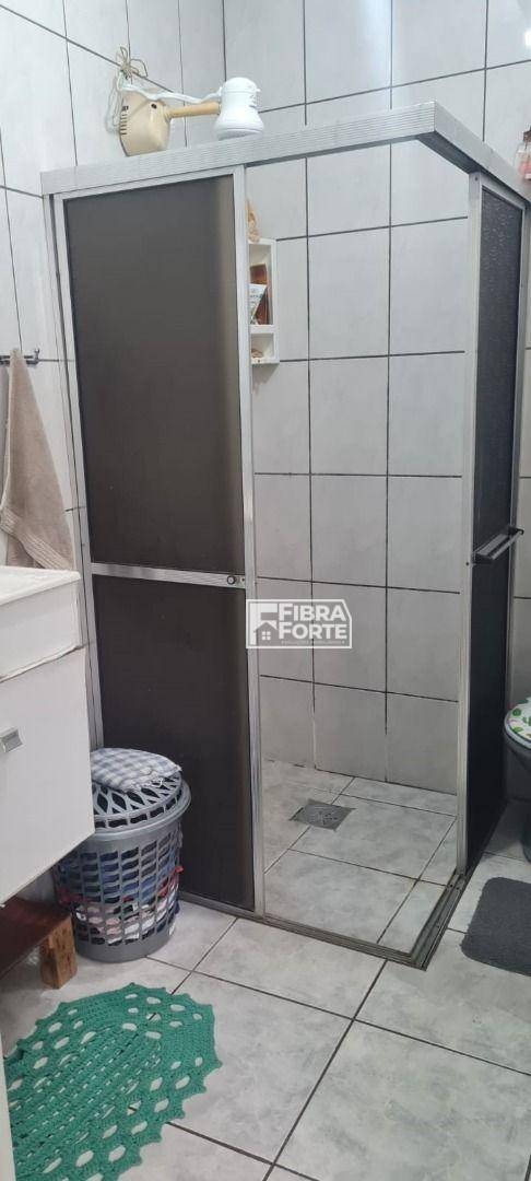 Casa à venda com 2 quartos, 65m² - Foto 12