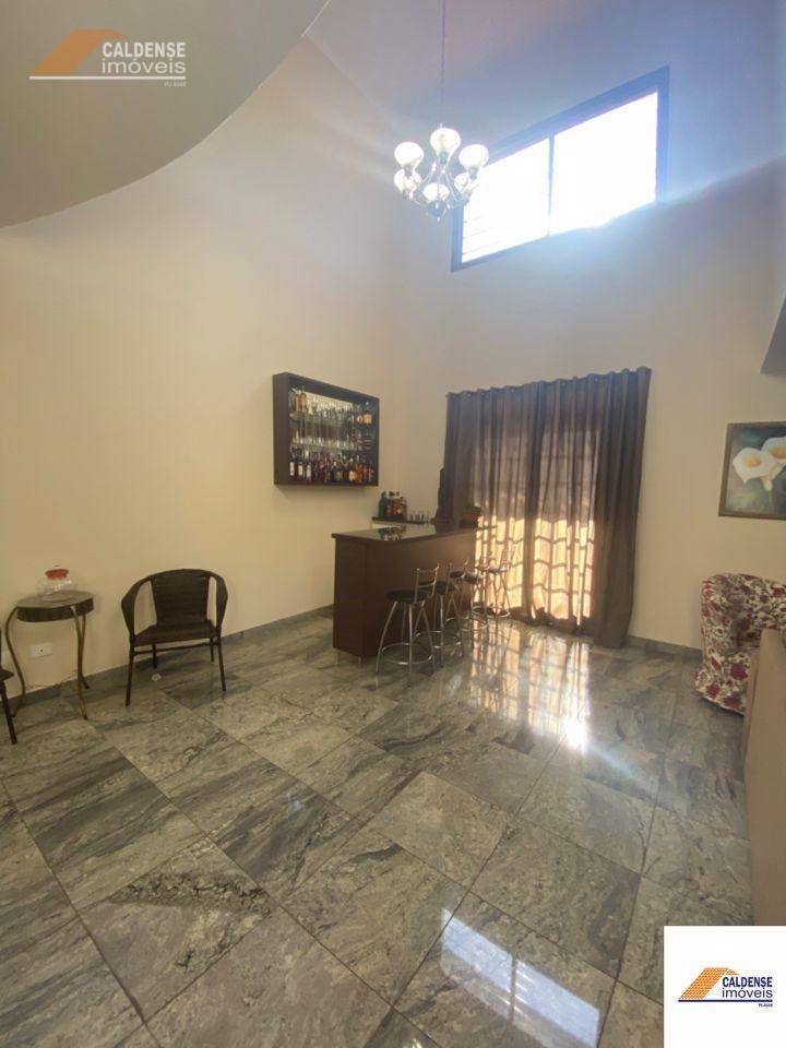 Casa, 3 quartos, 220 m² - Foto 3