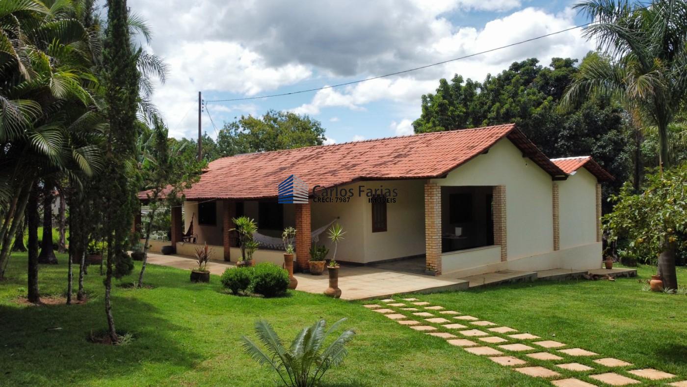 Fazenda à venda com 3 quartos, 230m² - Foto 1