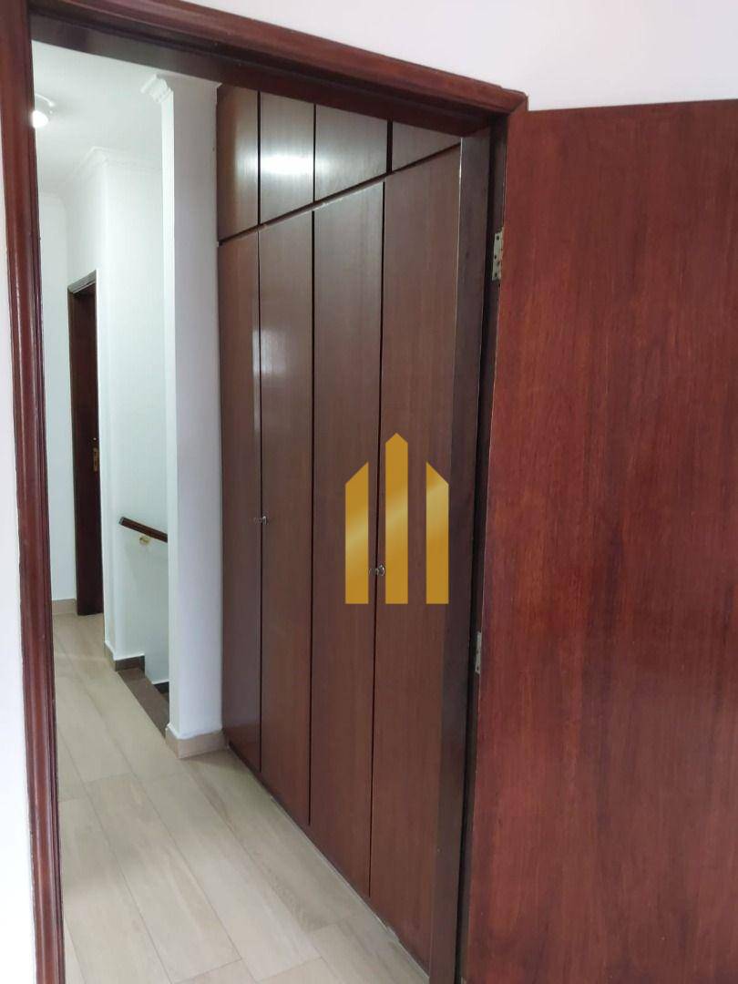 Sobrado à venda e aluguel com 3 quartos, 180m² - Foto 21