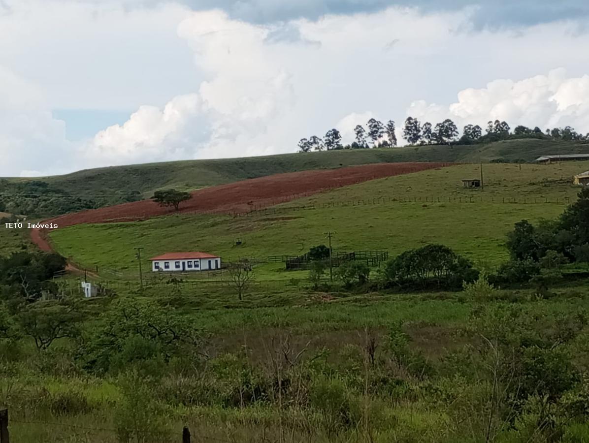 Fazenda à venda com 2 quartos, 25000m² - Foto 1