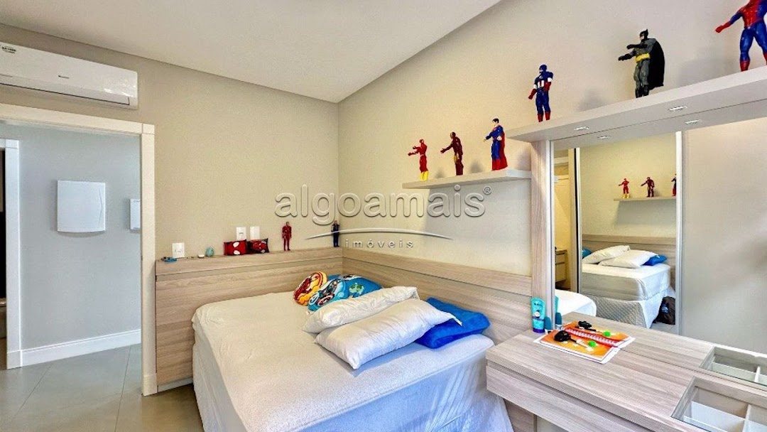 Casa de Condomínio à venda com 4 quartos, 200m² - Foto 15