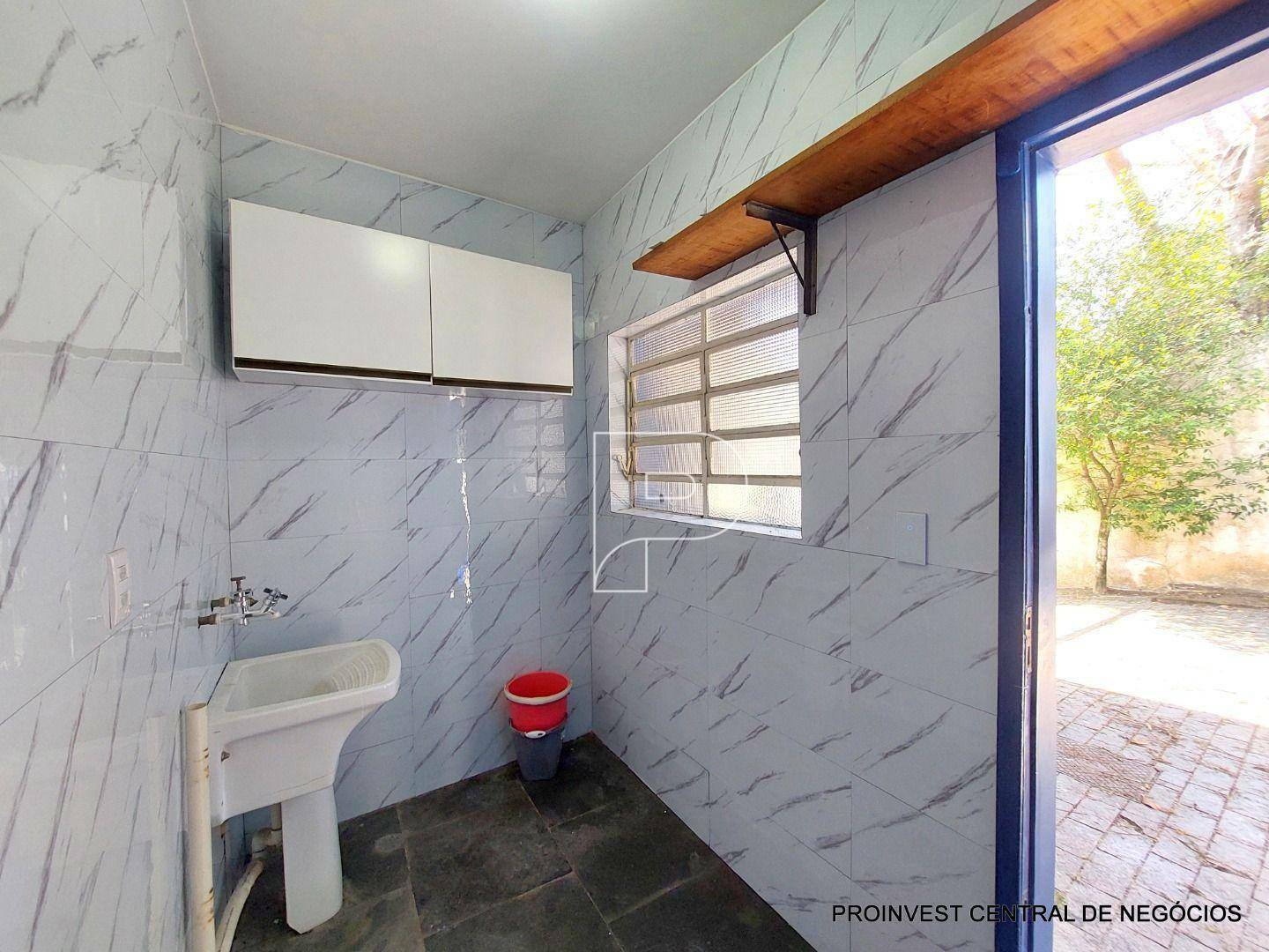 Casa de Condomínio para alugar com 3 quartos, 390m² - Foto 34