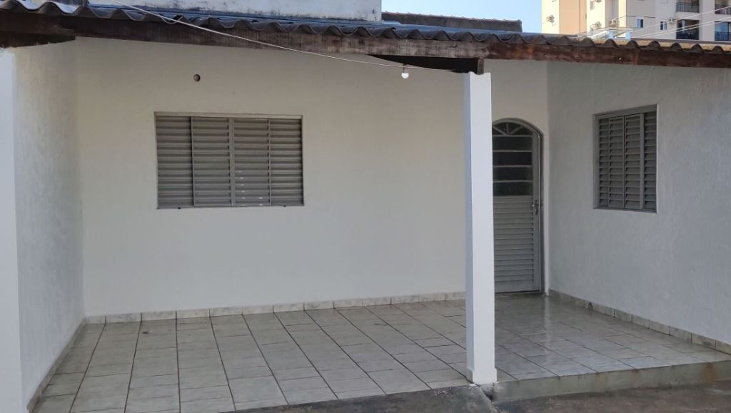 Casa para alugar com 2 quartos, 120m² - Foto 2