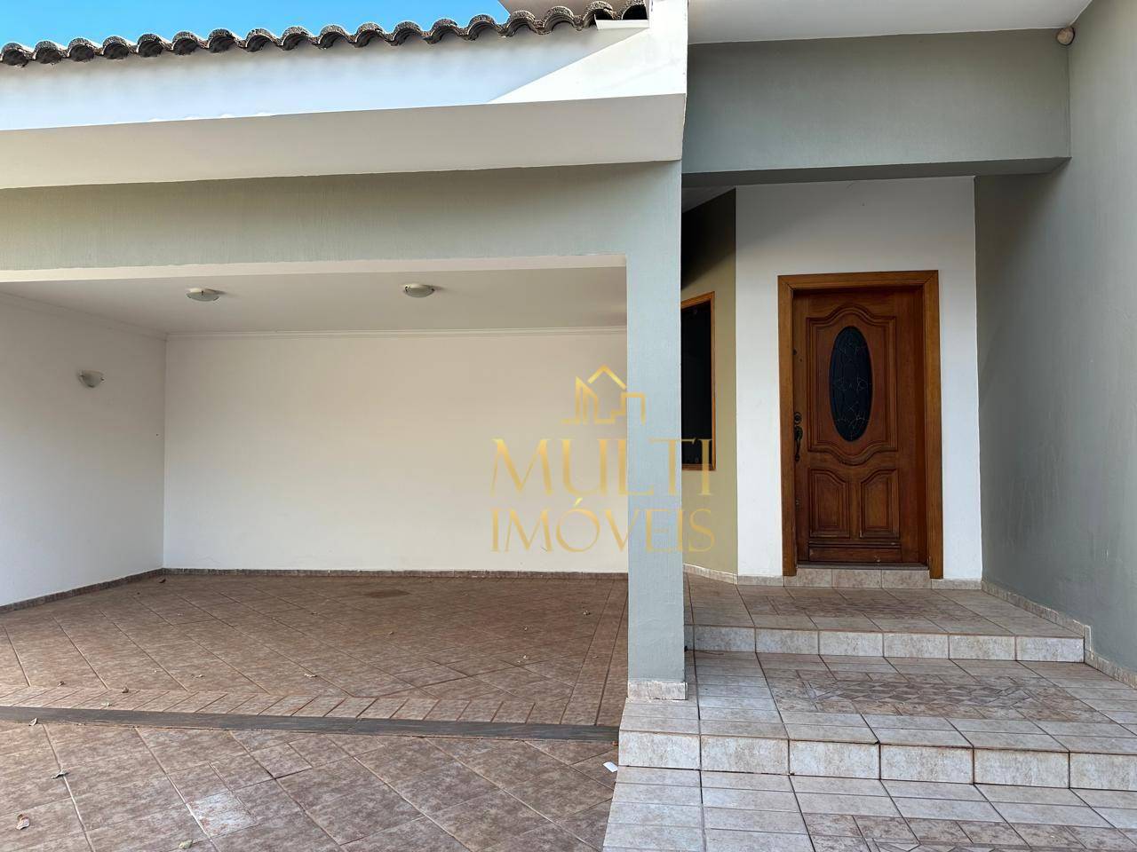 Casa para alugar com 5 quartos, 350m² - Foto 1