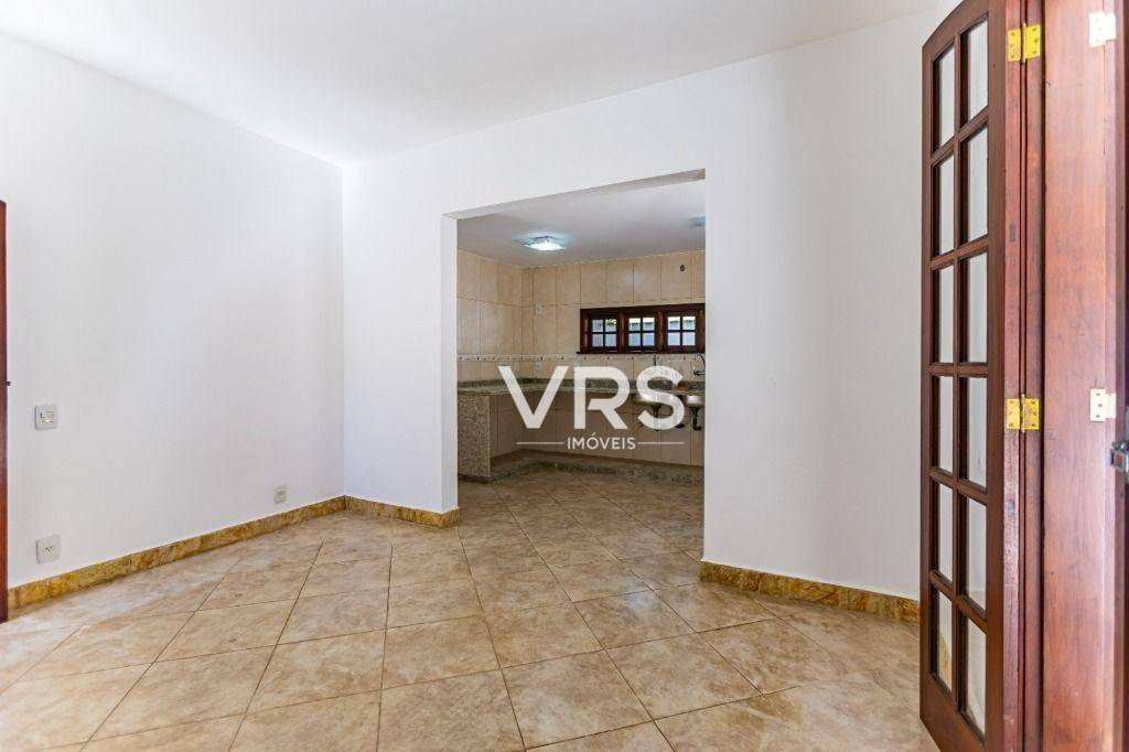 Casa de Condomínio à venda e aluguel com 5 quartos, 300m² - Foto 35