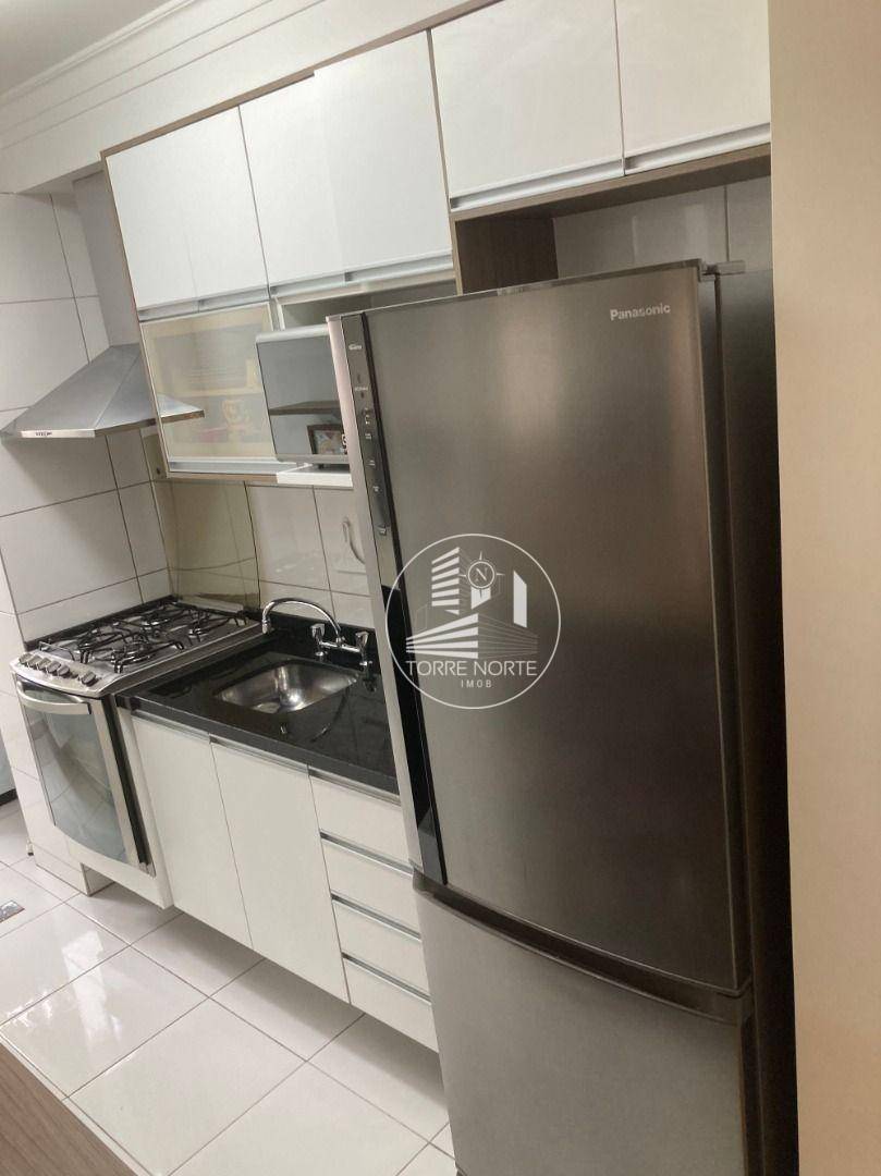 Apartamento à venda com 2 quartos, 66m² - Foto 17