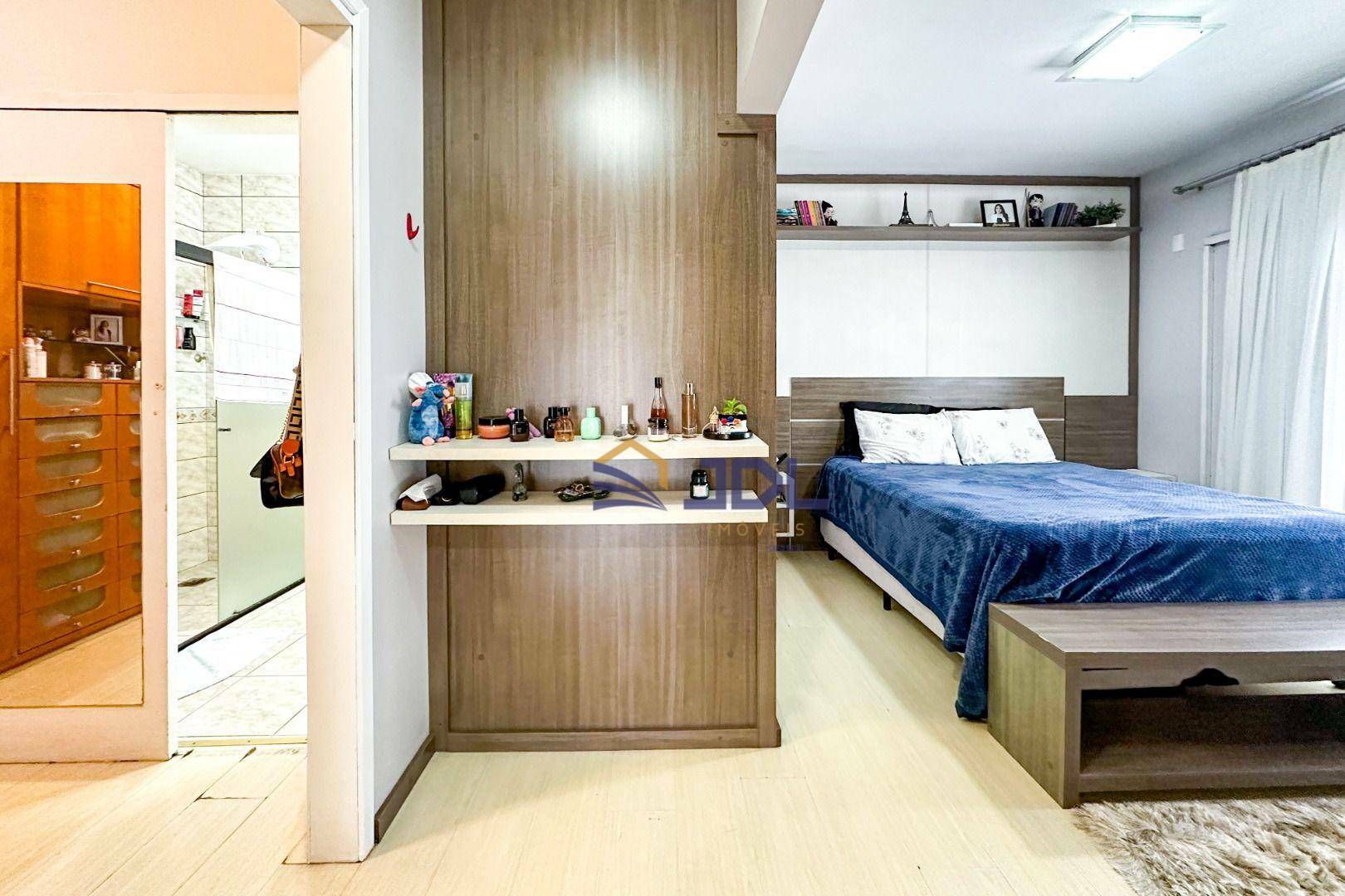 Casa à venda com 5 quartos, 300m² - Foto 18