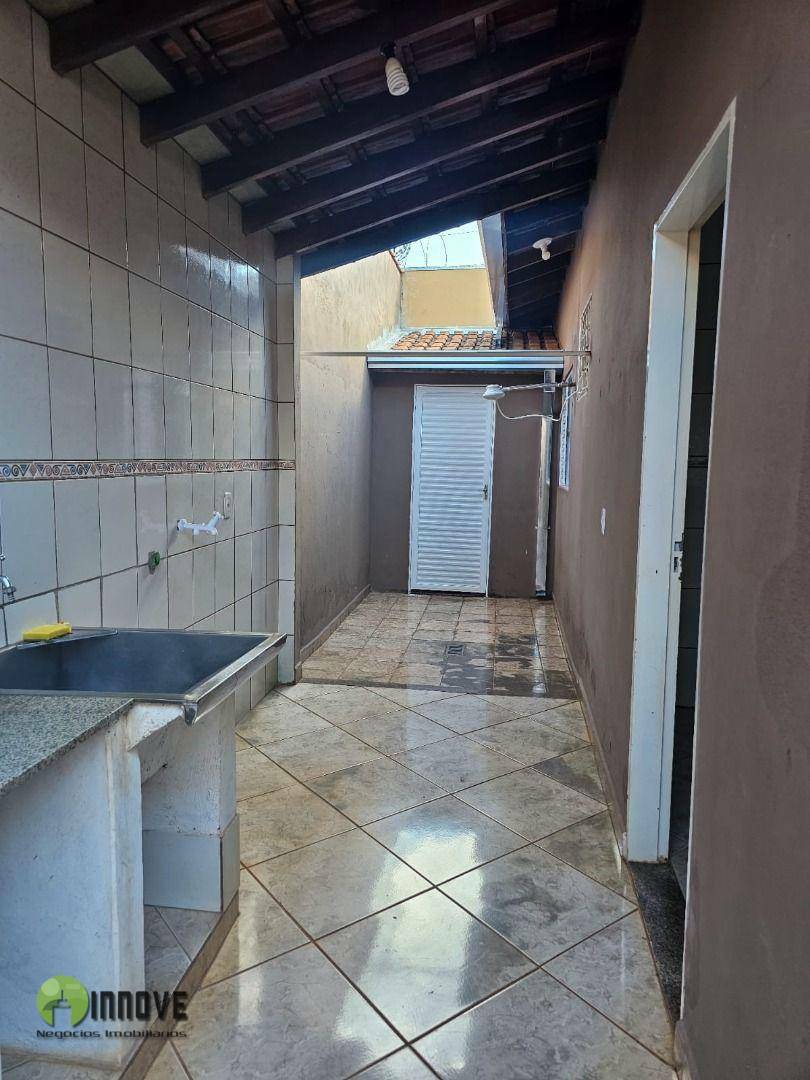 Casa à venda e aluguel com 2 quartos, 90m² - Foto 13