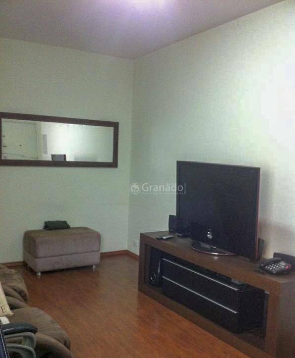 Apartamento à venda com 3 quartos, 75m² - Foto 2