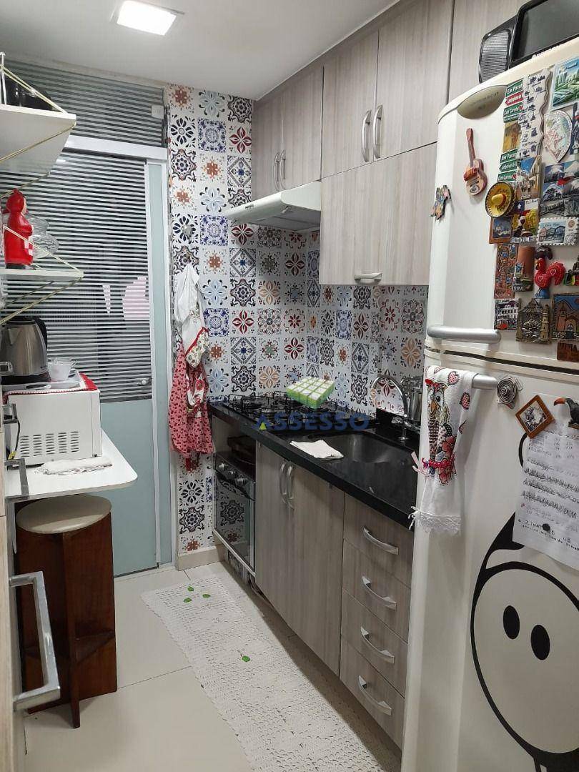 Apartamento à venda com 3 quartos, 61m² - Foto 3