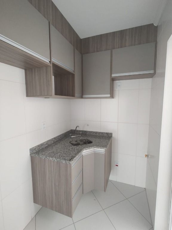 Apartamento para alugar com 2 quartos, 64m² - Foto 2