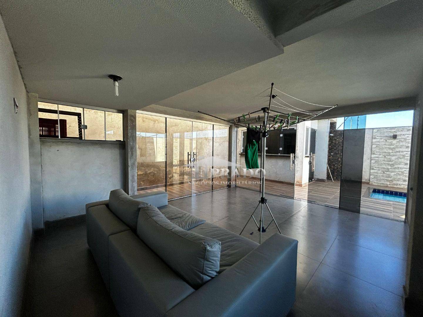 Casa à venda com 3 quartos, 214m² - Foto 14