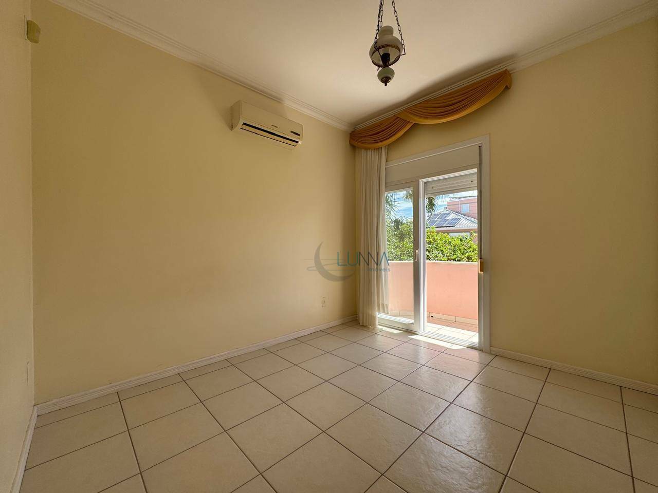 Casa à venda com 4 quartos, 200m² - Foto 16