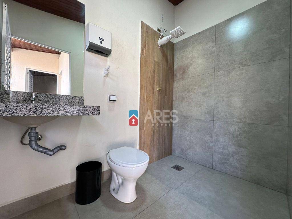 Casa para alugar com 5 quartos, 300m² - Foto 24