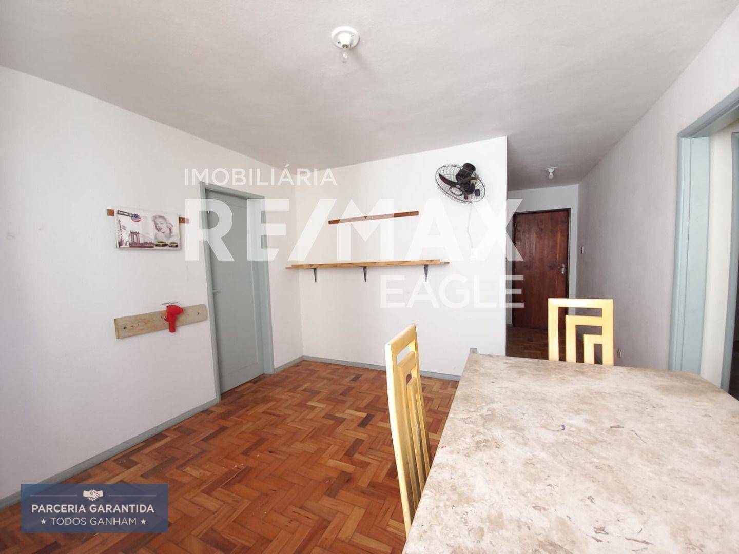 Apartamento à venda com 2 quartos, 62m² - Foto 4