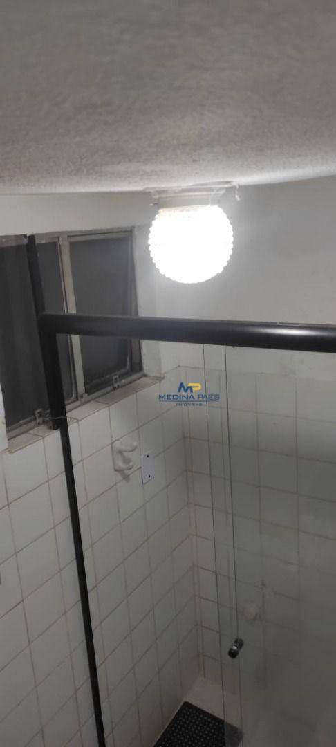 Apartamento à venda com 2 quartos, 60m² - Foto 2