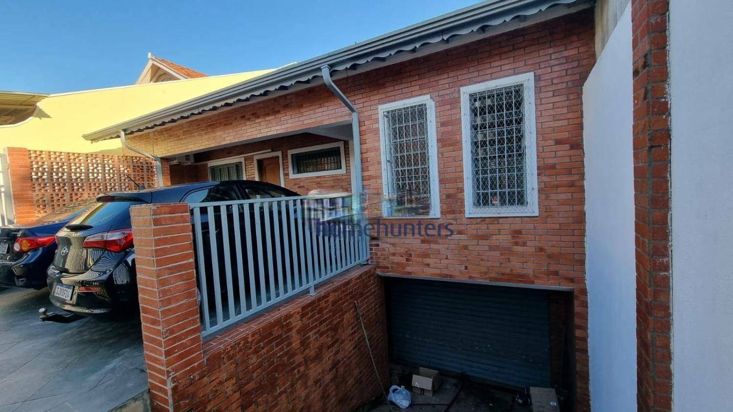Casa à venda com 3 quartos, 244m² - Foto 1