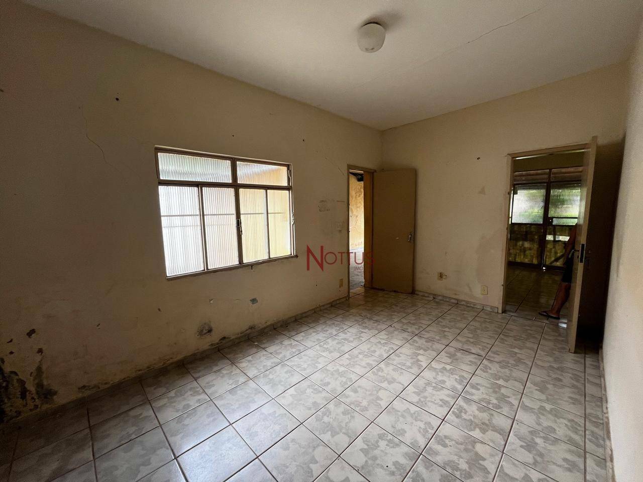 Casa à venda com 3 quartos, 150m² - Foto 2