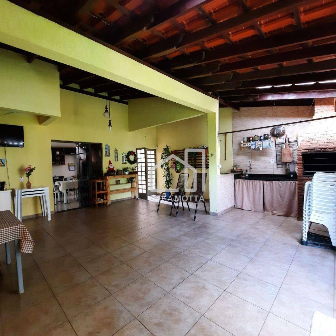 Casa à venda com 3 quartos, 234m² - Foto 14