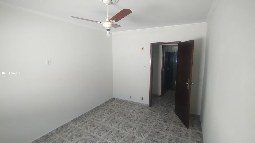 Casa à venda com 3 quartos, 190m² - Foto 8